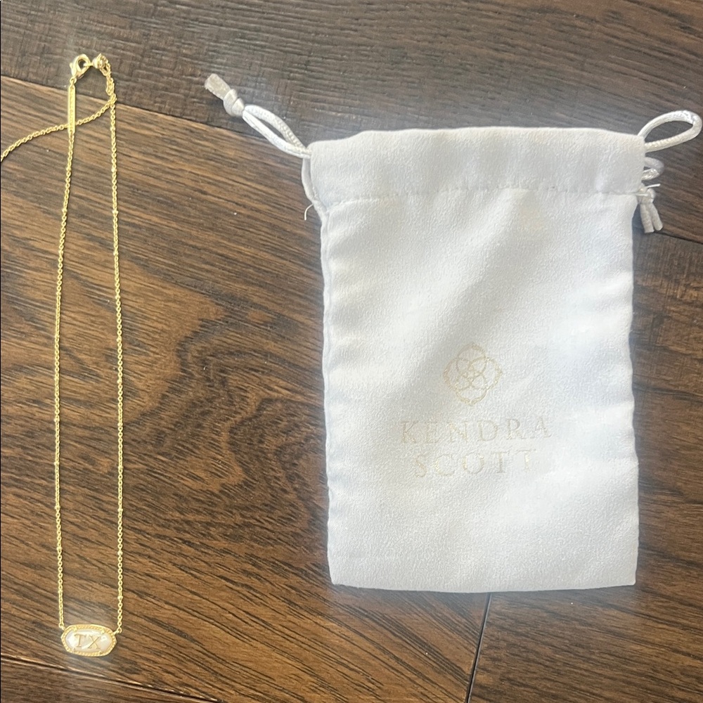 Kendra Scott Elisa Texas pendant necklace